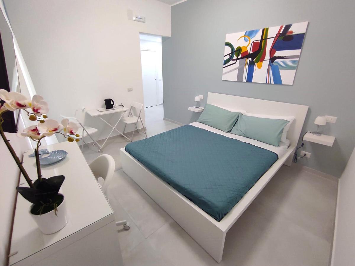 B&B La Finestra Sul Mare มิลาซโซ ภายนอก รูปภาพ