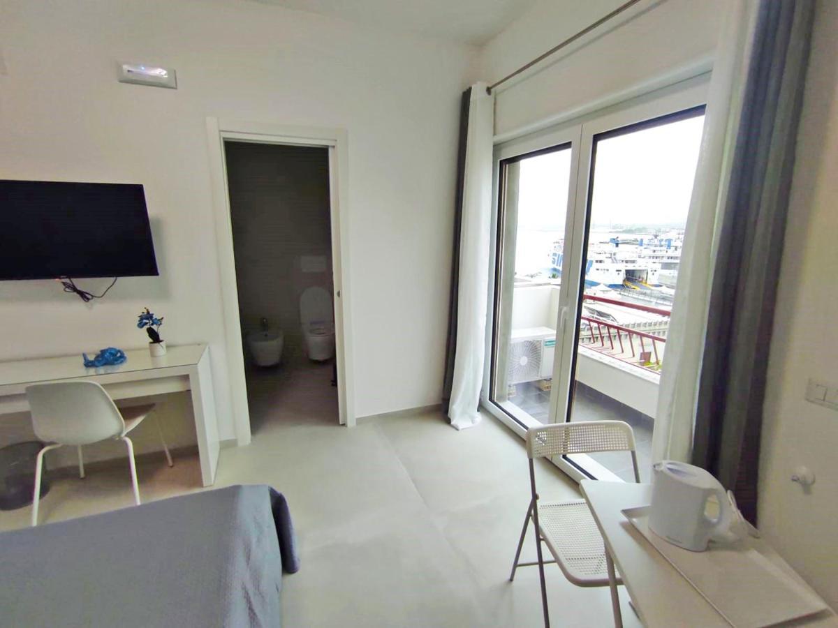 B&B La Finestra Sul Mare มิลาซโซ ภายนอก รูปภาพ