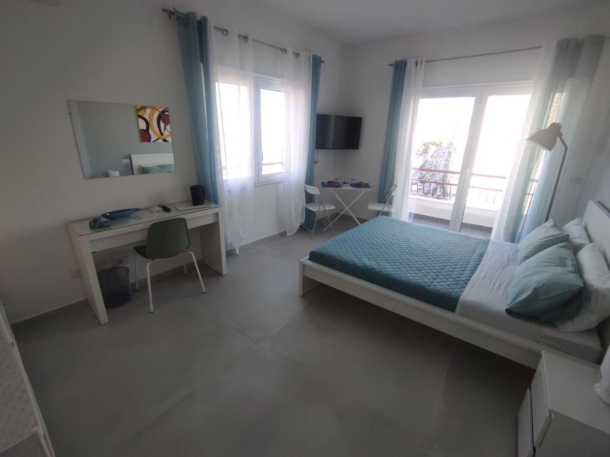 B&B La Finestra Sul Mare มิลาซโซ ภายนอก รูปภาพ