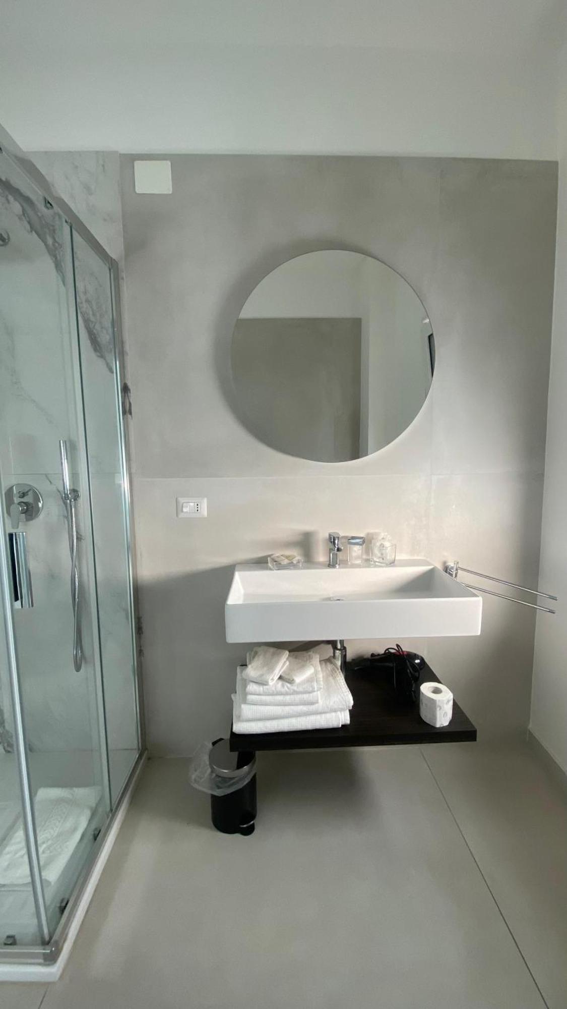 B&B La Finestra Sul Mare มิลาซโซ ภายนอก รูปภาพ